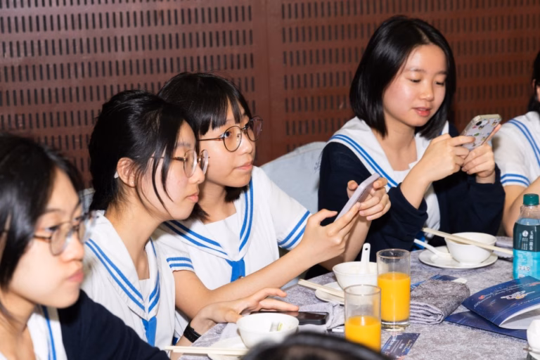 20260411-HTC60_458