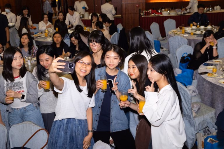20260411-HTC60_476