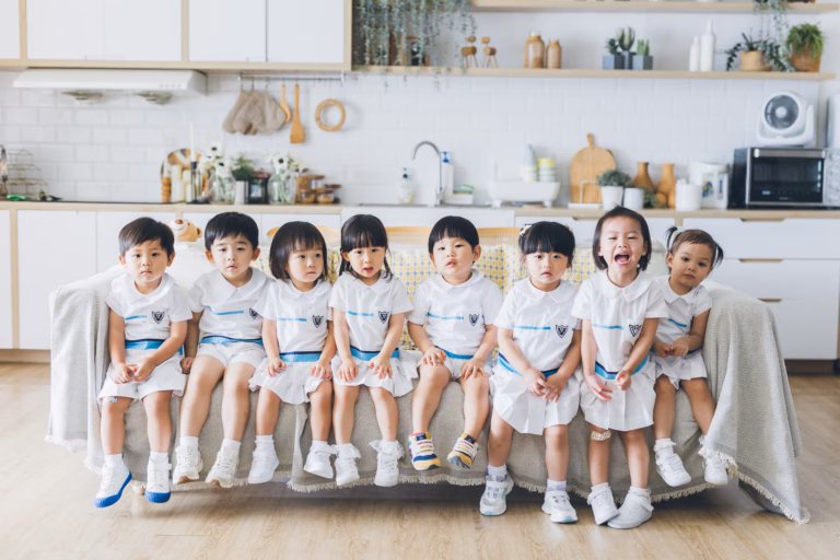 Victoria Kindergarten N Class Graduation Photo (Ho Man Tin)